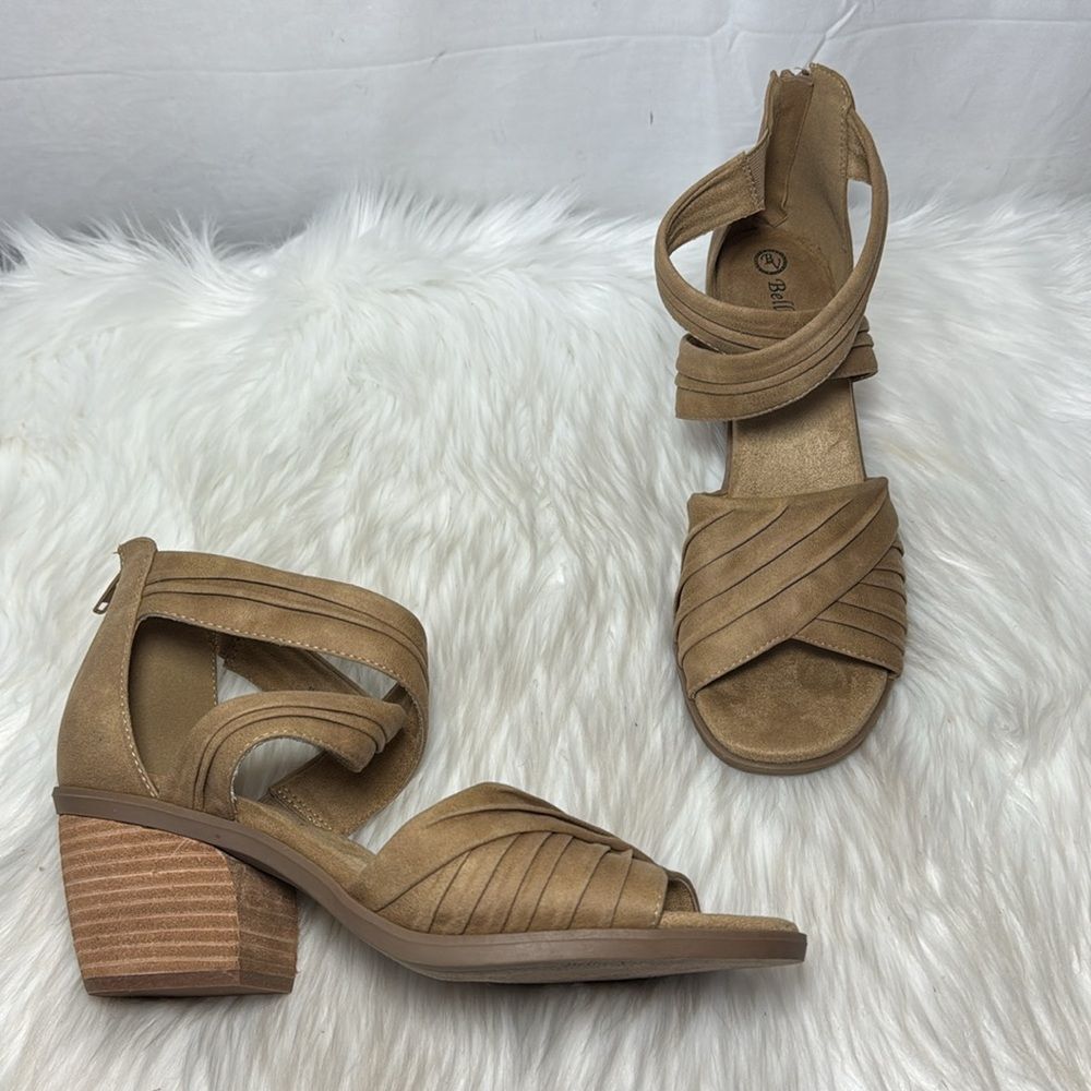 Bella Vita Quinelle Natural Beige Criss-Cross Heeled Sandals Sz 12 Wide Width